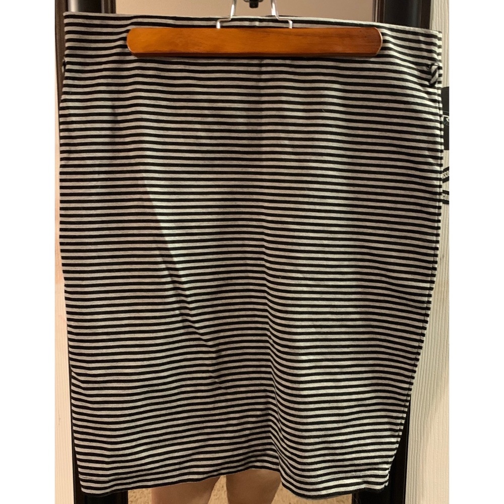 Striped pencil skirt